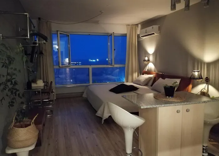 A City-center Seaview Penthouse At Oceanic Limasol