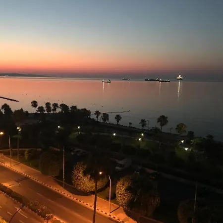 Penthouse At Oceanic شقة *