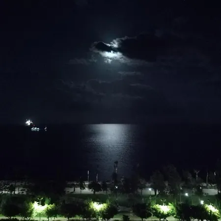 A City-center Seaview Penthouse At Oceanic
