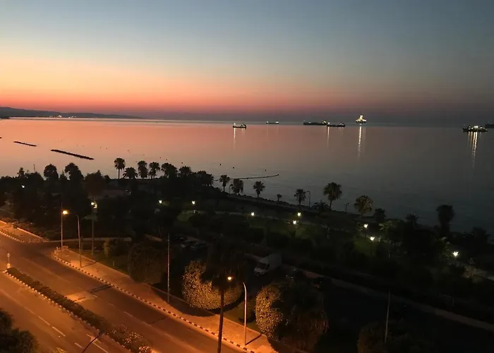 A City-center Seaview Penthouse At Oceanic アパート *