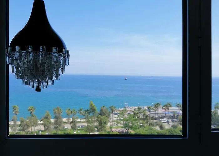 A City-center Seaview Penthouse At Oceanic * リマソール