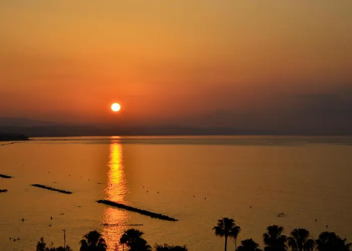 A City-center Seaview Penthouse At Oceanic