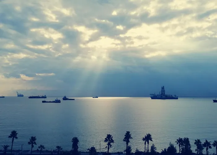 アパート A City-center Seaview Penthouse At Oceanic