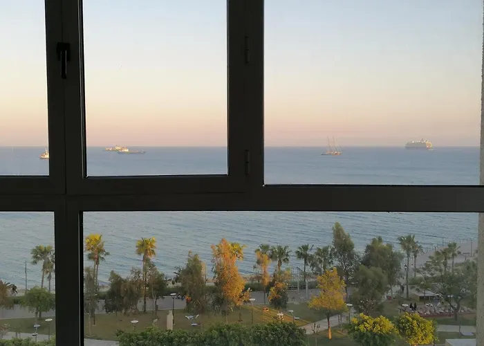 A City-center Seaview Penthouse At Oceanic *