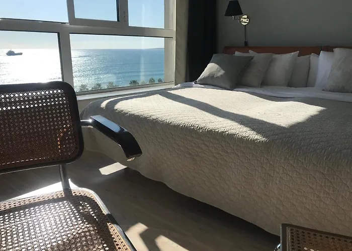 A City-center Seaview Penthouse At Oceanic